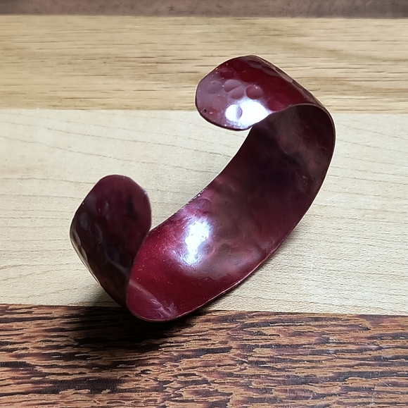 Open Cuff Bracelet Small Hammered Burgundy Red - Picture 4 of 9